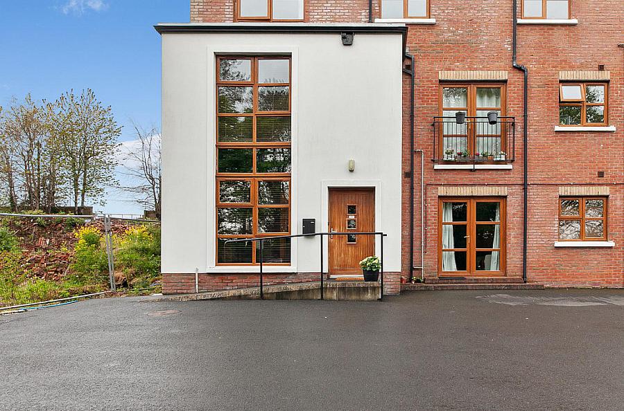 Apt 17, 226 Malone Road