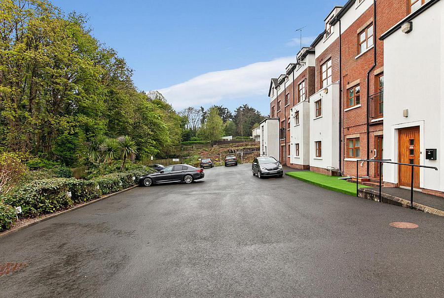 Apt 17, 226 Malone Road
