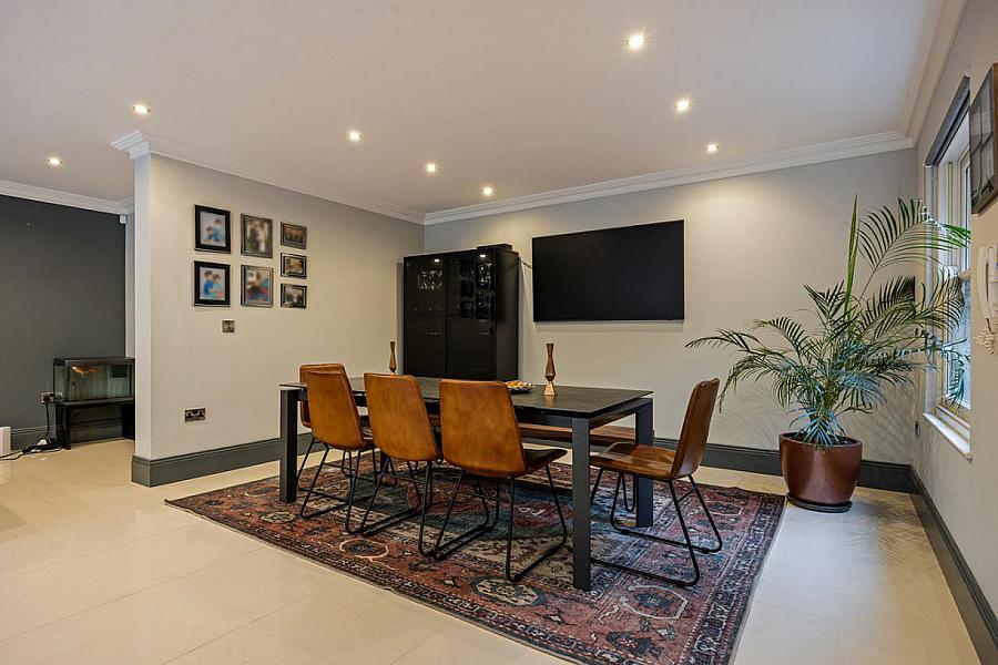 9 Cleaver Avenue