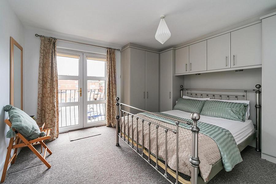 Apt 6, 36 Wellington Park