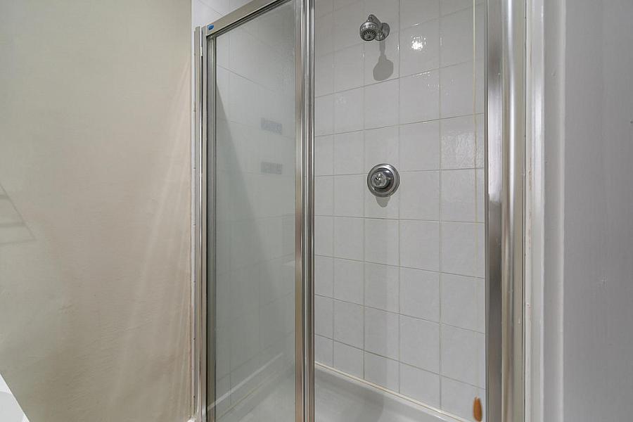 Apt 6, 36 Wellington Park