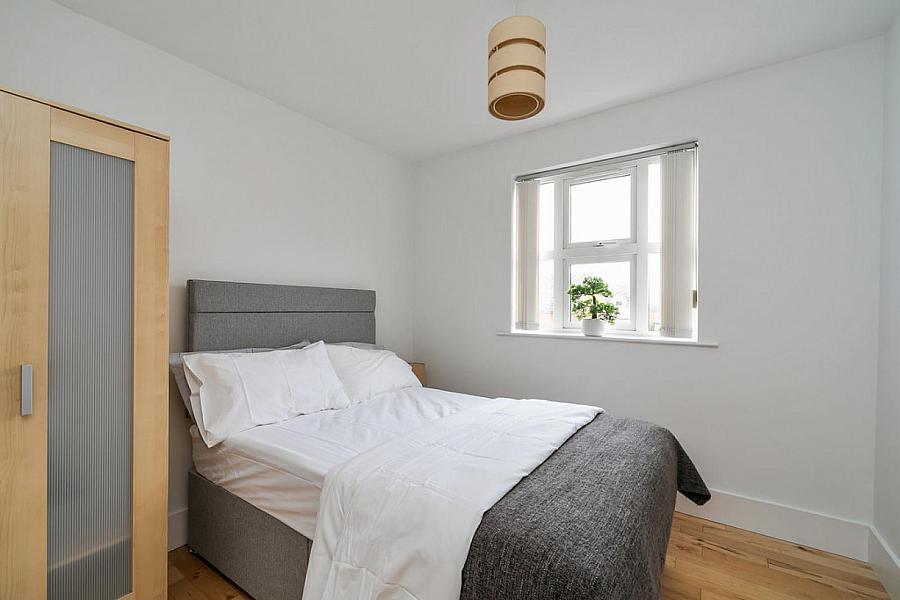 Apt 6, 36 Wellington Park