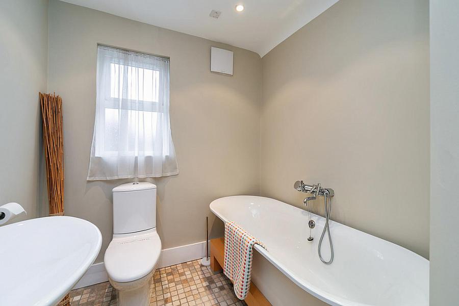Apt 6, 36 Wellington Park