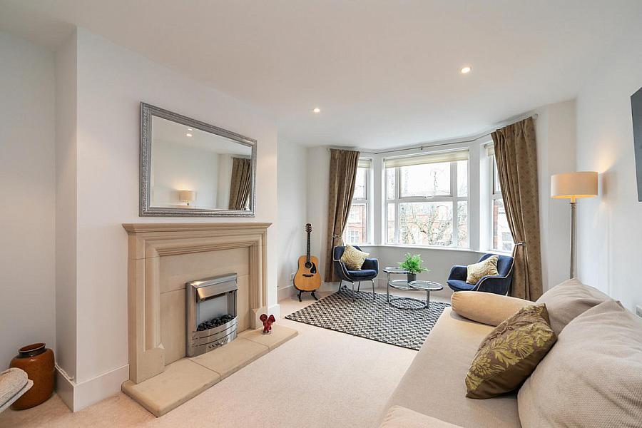Apt 6, 36 Wellington Park