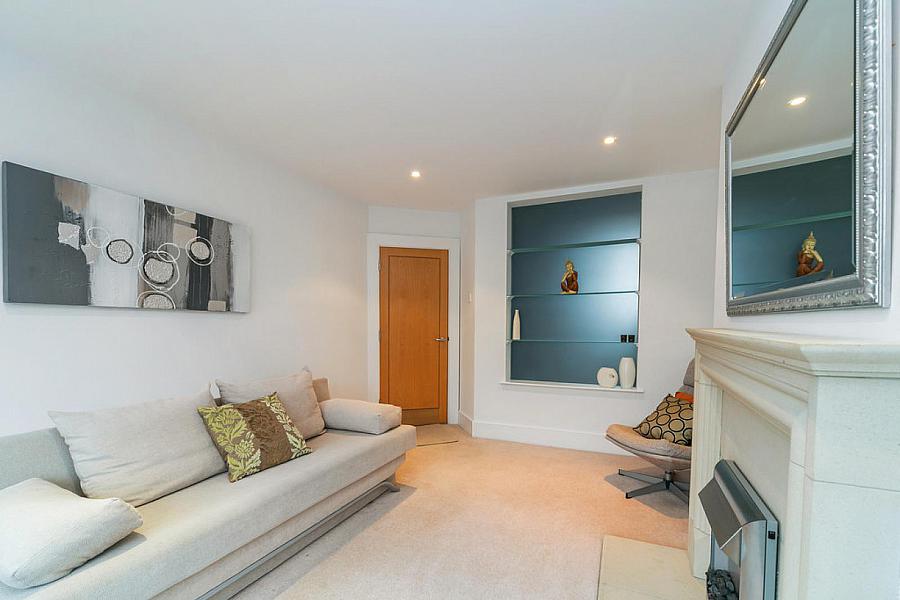 Apt 6, 36 Wellington Park