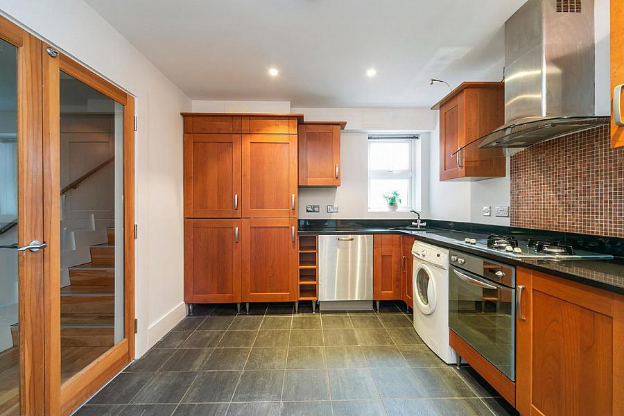 Apt 6, 36 Wellington Park