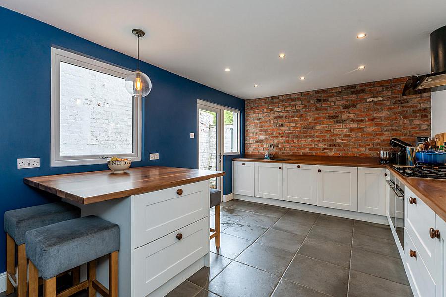 394 Ravenhill Road