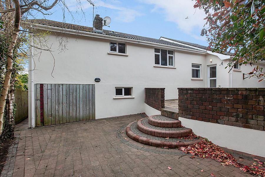 1 Fort Road