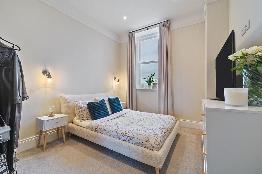 Apt 17, 6 Lady Ishbel Boulevard