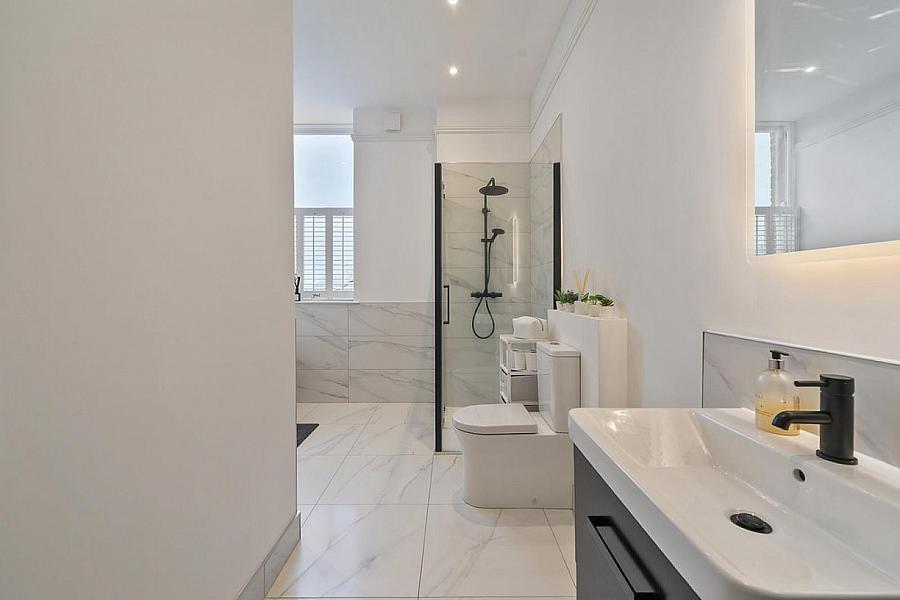 Apt 17, 6 Lady Ishbel Boulevard