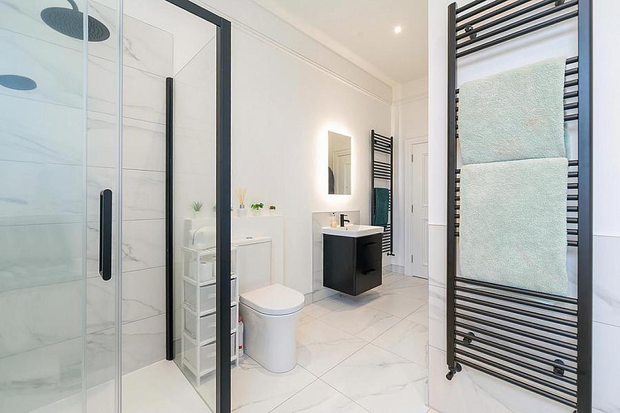 Apt 17, 6 Lady Ishbel Boulevard