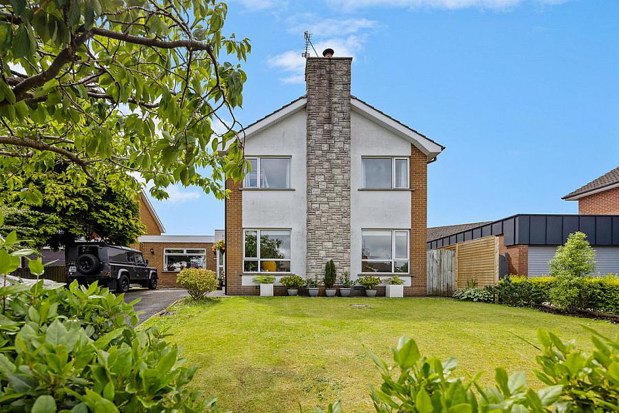 103 Trossachs Drive,upper malone road, belfast, BT10 0HU