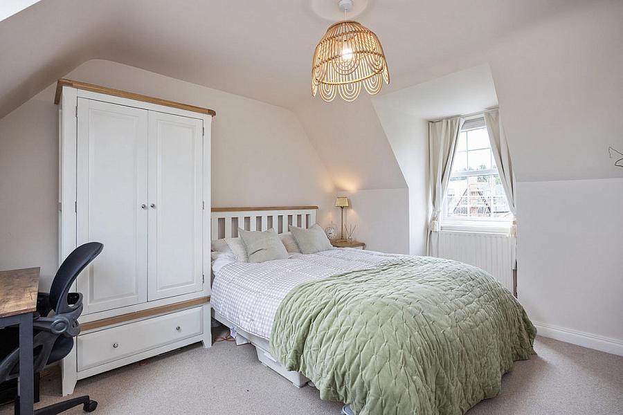 5 Governors Gate Crescent