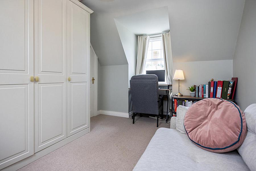 5 Governors Gate Crescent