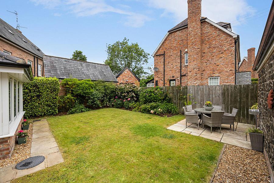 5 Governors Gate Crescent