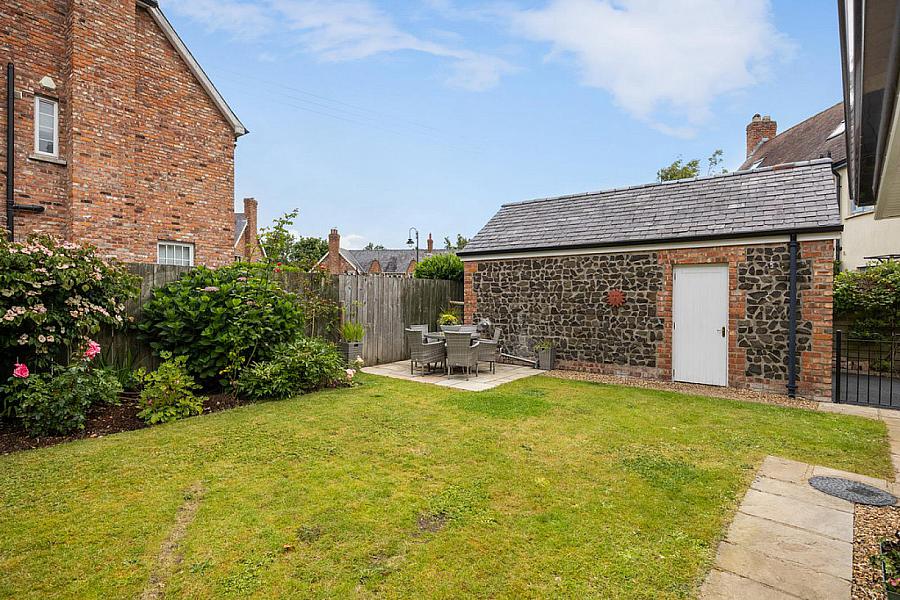 5 Governors Gate Crescent