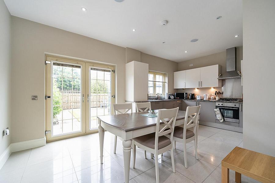 6 Bracken Hill Avenue