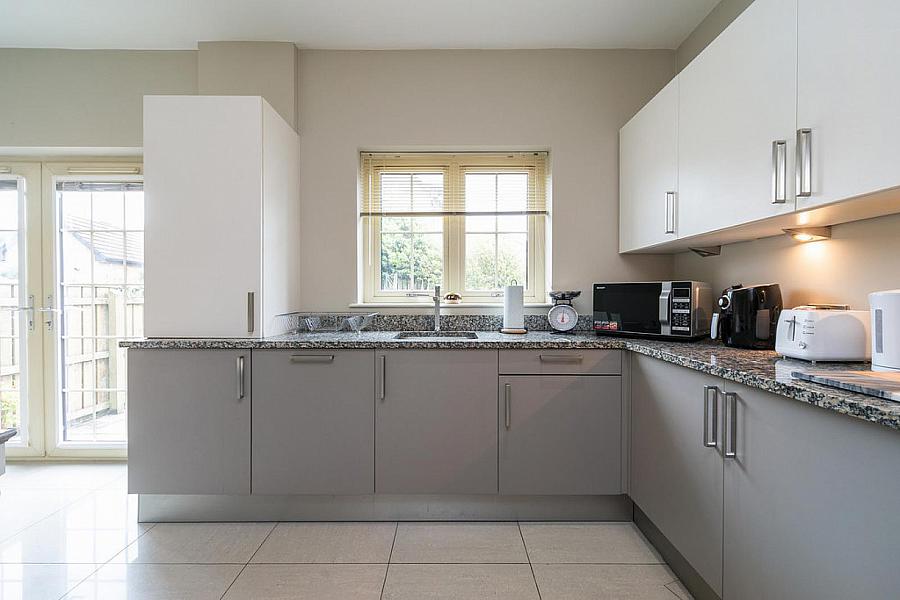 6 Bracken Hill Avenue
