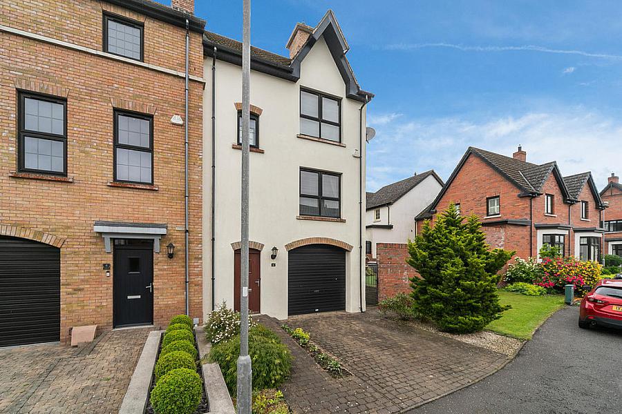 6 Bracken Hill Avenue
