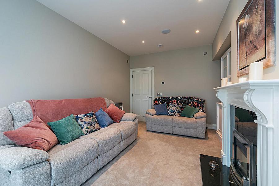 6 Bracken Hill Avenue