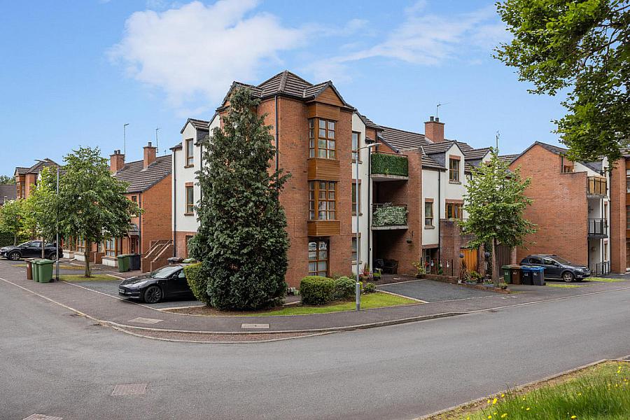 40 Redwood Dale