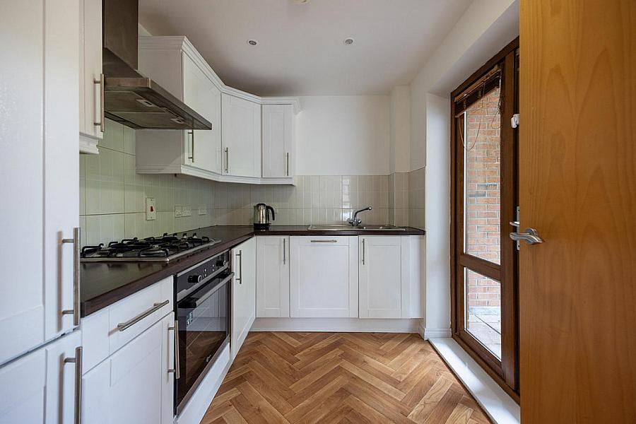 40 Redwood Dale