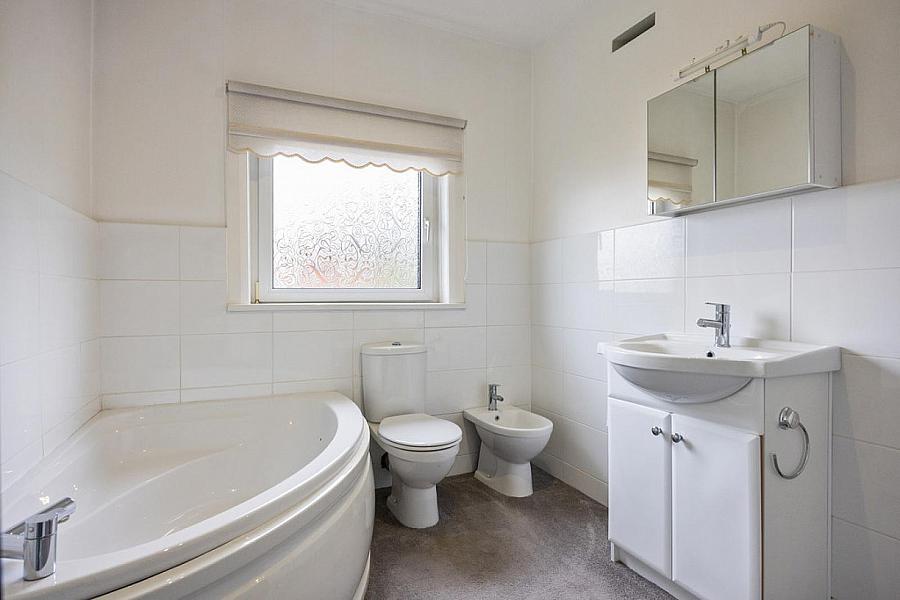 83 Locksley Park