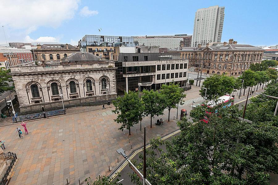 Apartment 60, 17 Queens Square