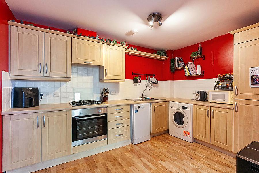 Apartment 60, 17 Queens Square