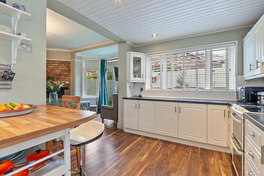 8 Hughenden Avenue