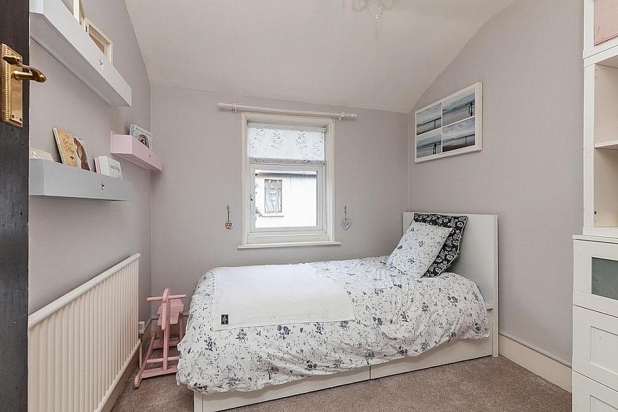 8 Hughenden Avenue