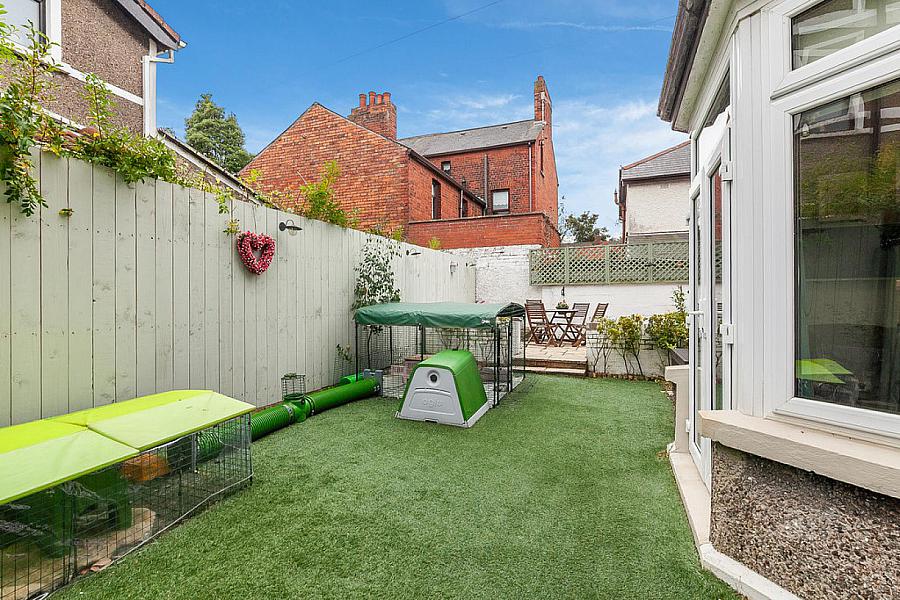 8 Hughenden Avenue 8 Hughenden Avenue