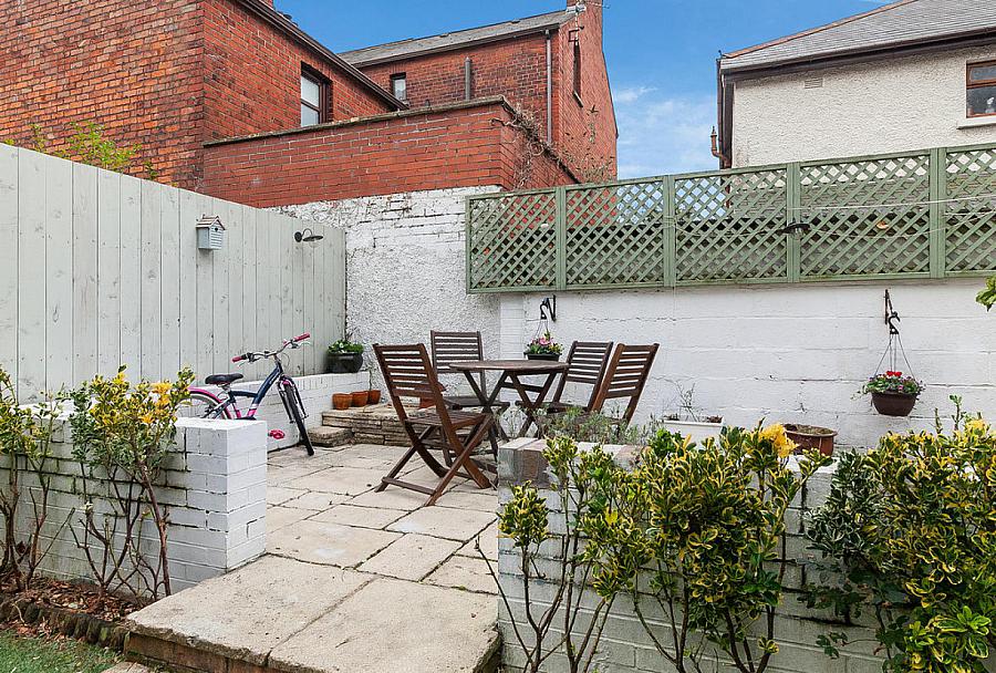 8 Hughenden Avenue 8 Hughenden Avenue