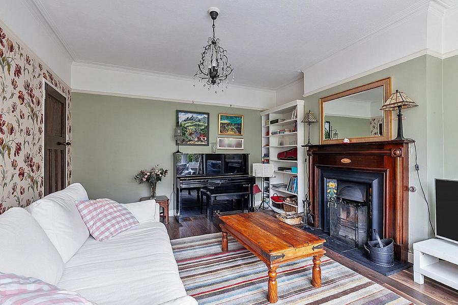 8 Hughenden Avenue