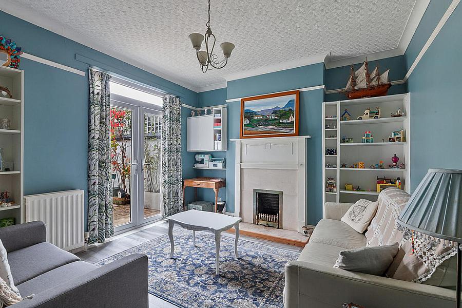 8 Hughenden Avenue 8 Hughenden Avenue