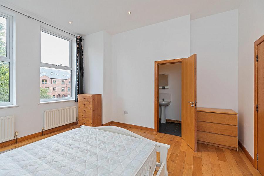 2 Earlston Mews, 12 Annadale Avenue