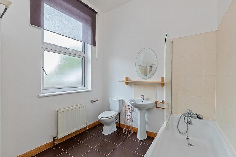 2 Earlston Mews, 12 Annadale Avenue