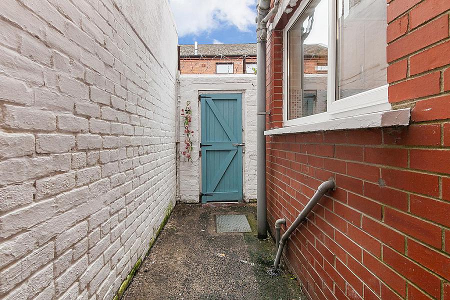 20 Surrey Street