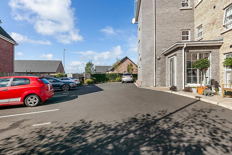 Apt 3, 39 Ayrshire Meadows