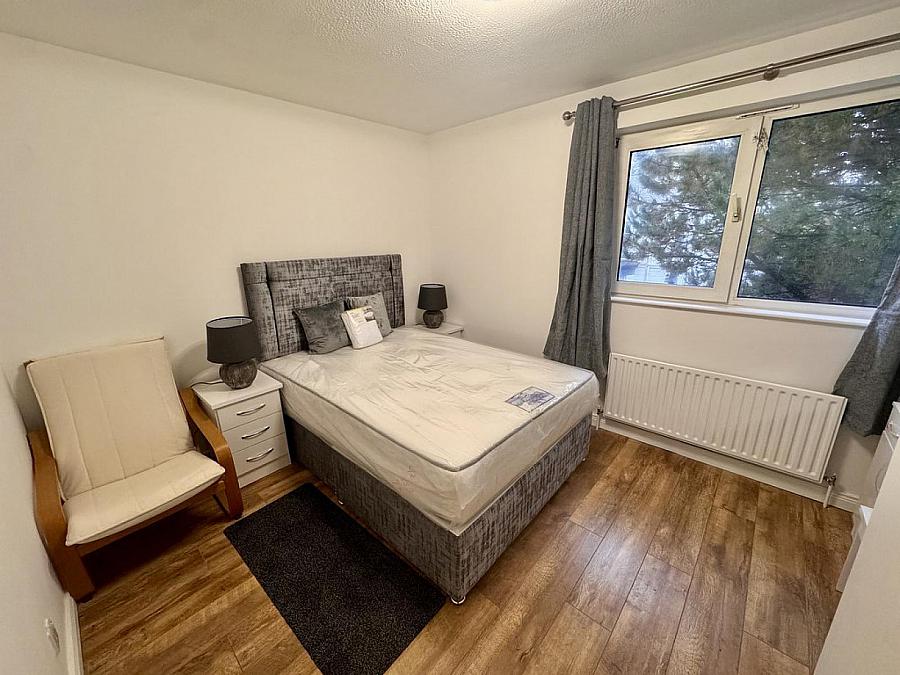 Apt 11 Ascot House