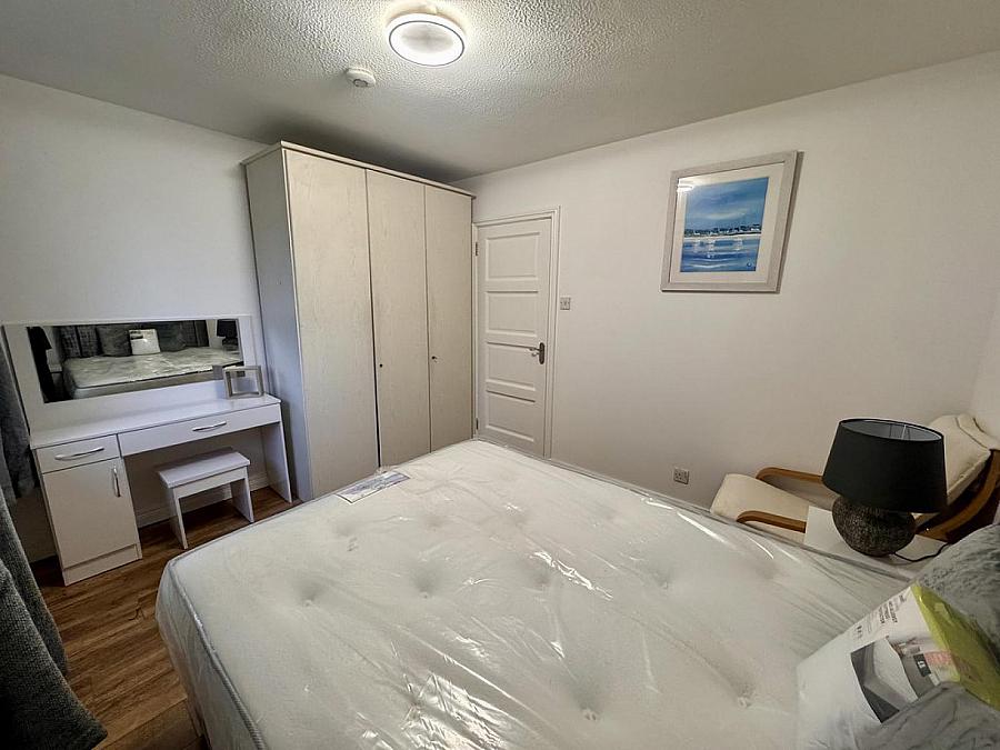 Apt 11 Ascot House
