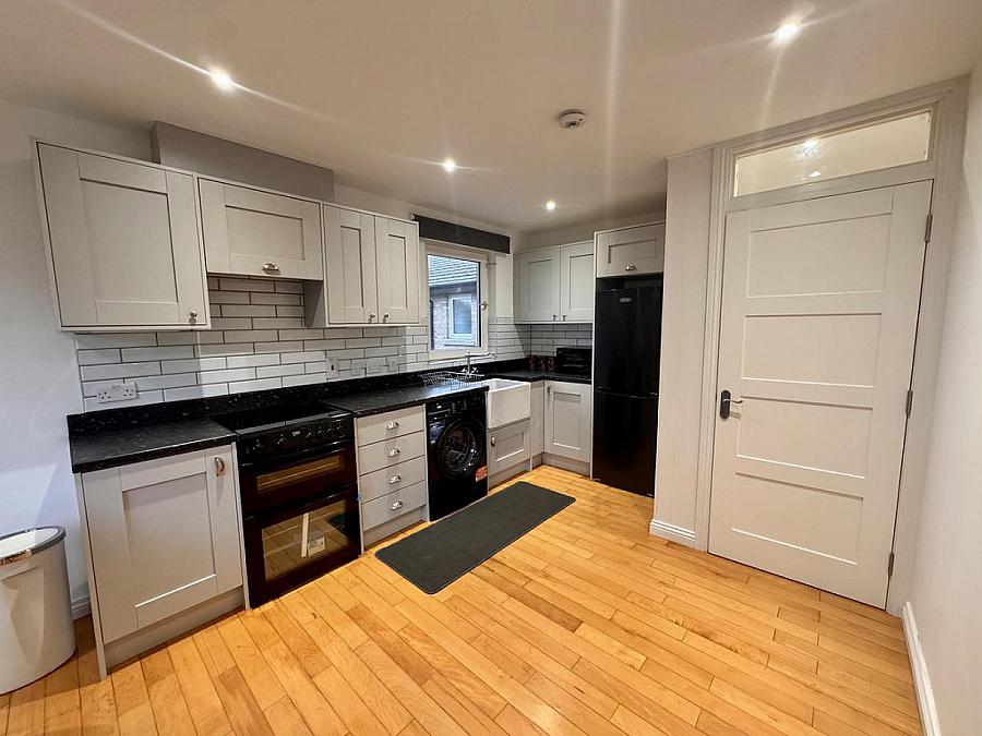 Apt 11 Ascot House