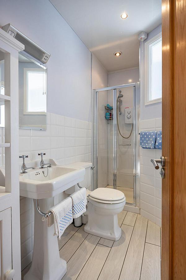 14 Pinehill Road