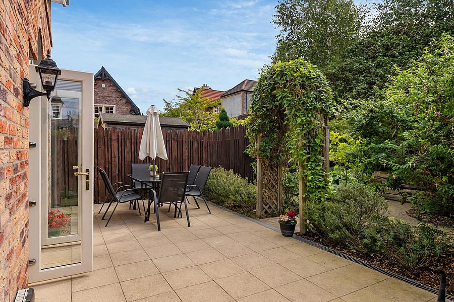 127 Ballantine Gardens