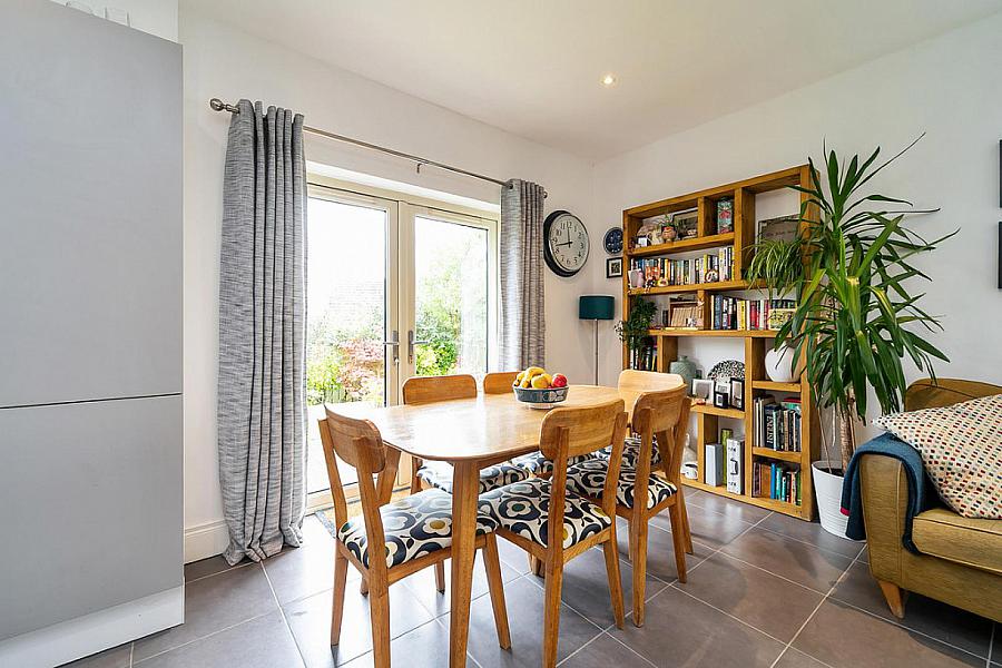 14 Bracken Hill Close