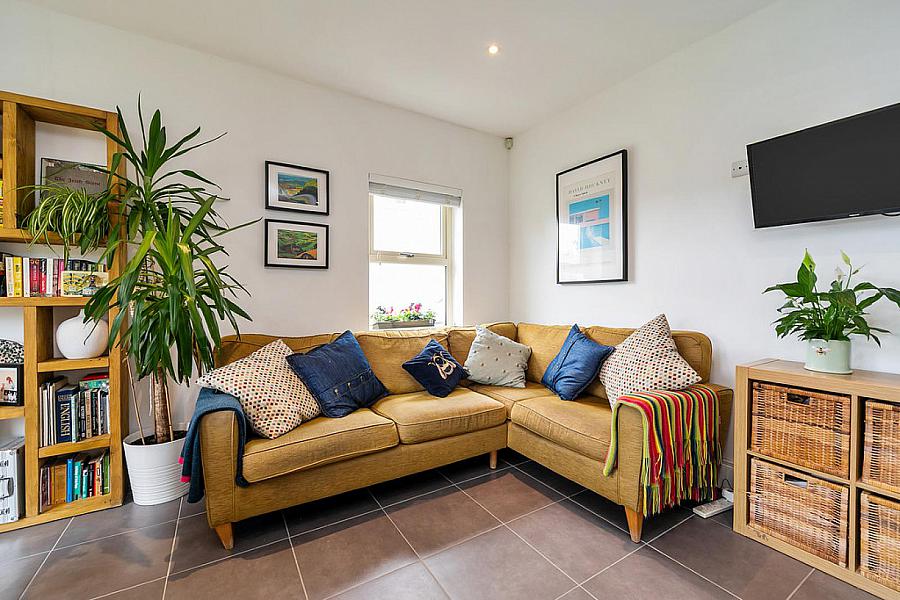 14 Bracken Hill Close