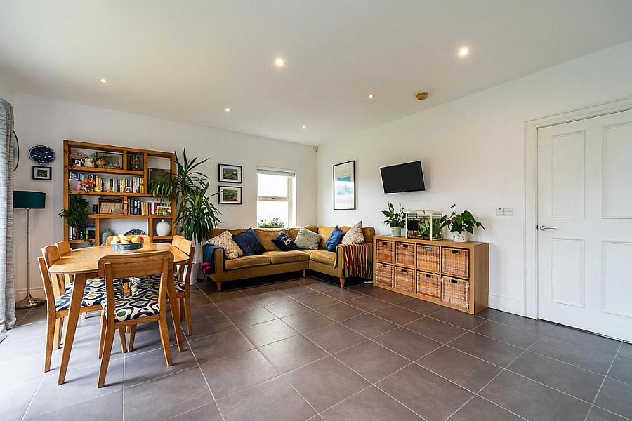 14 Bracken Hill Close