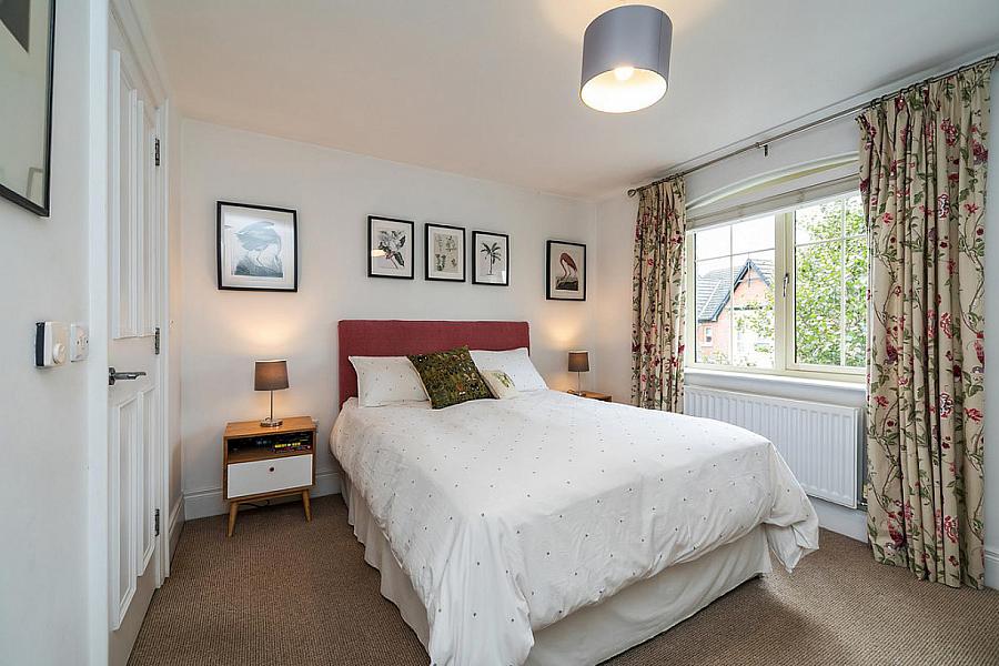 14 Bracken Hill Close