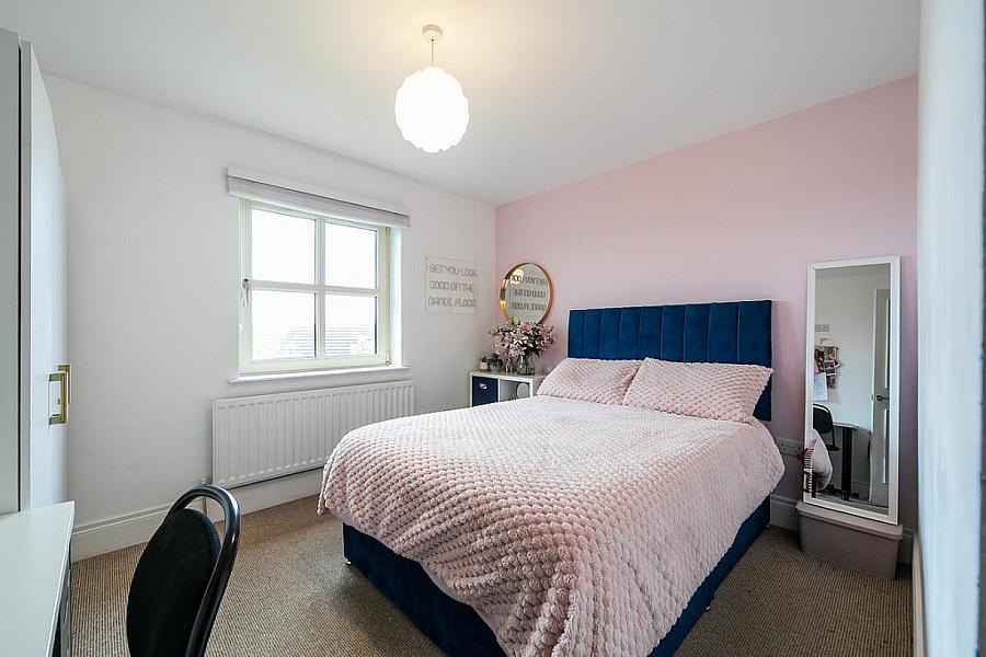 14 Bracken Hill Close