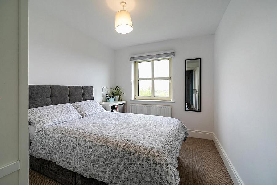 14 Bracken Hill Close